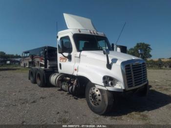  Salvage Freightliner Cascadia 125