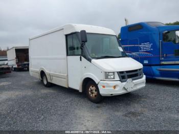  Salvage Isuzu Commercial Van