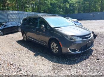  Salvage Chrysler Pacifica