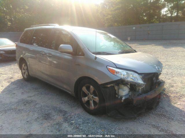  Salvage Toyota Sienna