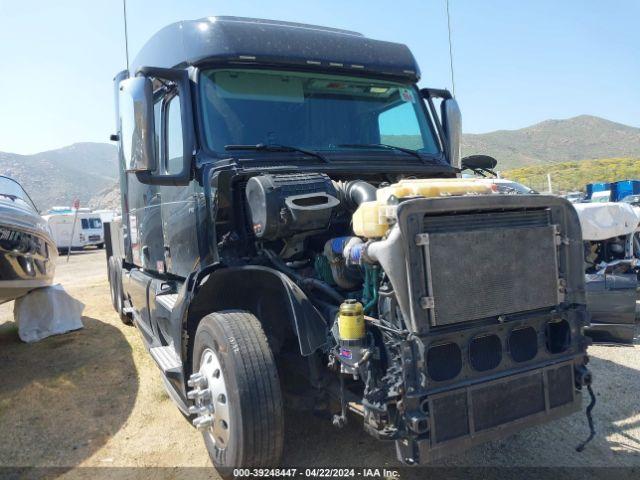  Salvage Volvo Vnl