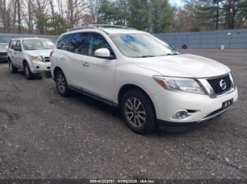  Salvage Nissan Pathfinder