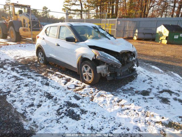  Salvage Nissan Kicks