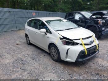  Salvage Toyota Prius v