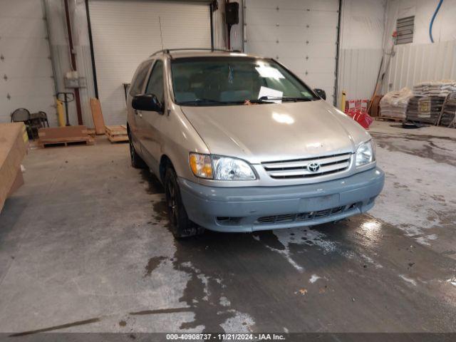  Salvage Toyota Sienna