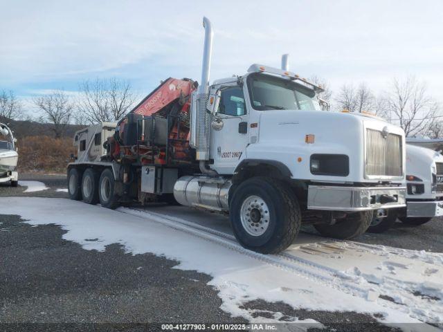  Salvage International 5600