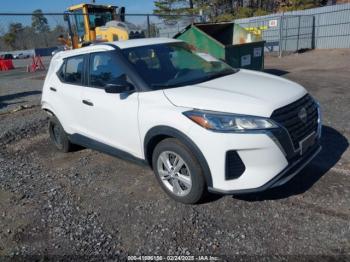  Salvage Nissan Kicks