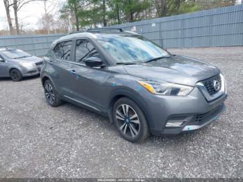  Salvage Nissan Kicks