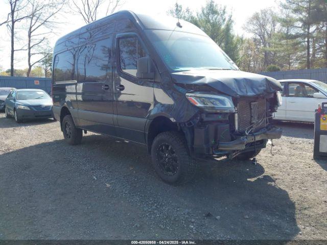  Salvage Mercedes-Benz Sprinter 2500
