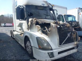  Salvage Volvo Vn