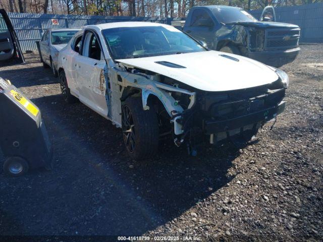  Salvage Kia Stinger