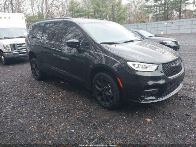  Salvage Chrysler Pacifica