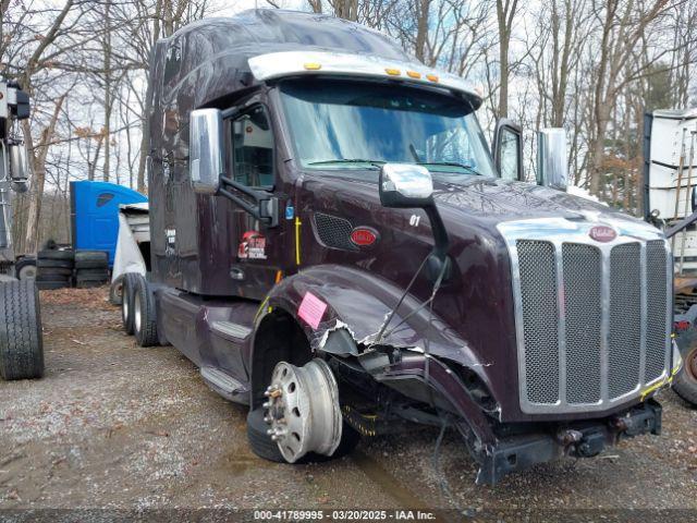  Salvage Peterbilt 579