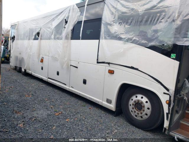  Salvage Motor Coach Industri Transit Bus