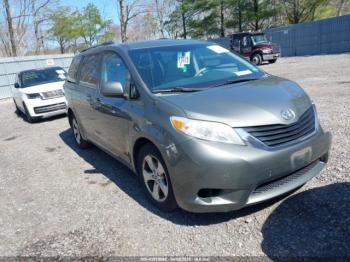  Salvage Toyota Sienna