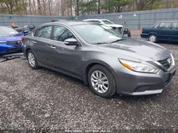 Salvage Nissan Altima