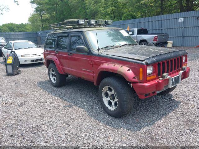  Salvage Jeep Cherokee