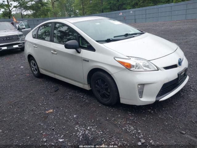  Salvage Toyota Prius