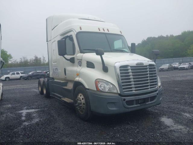  Salvage Freightliner Cascadia 113