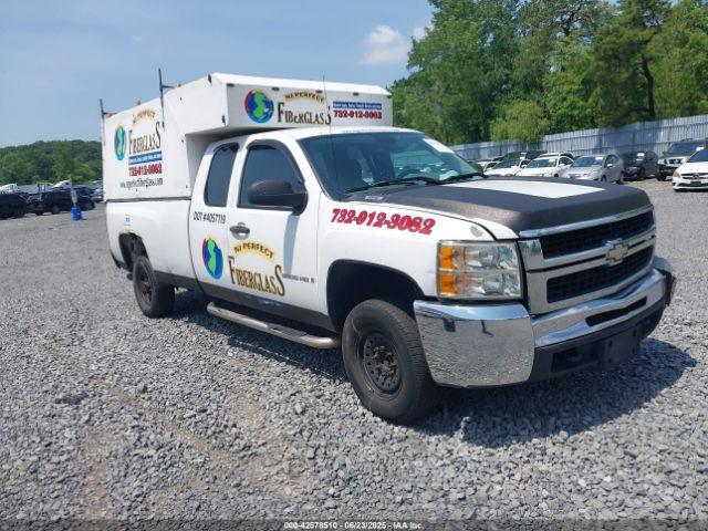  Salvage Chevrolet Silverado 2500