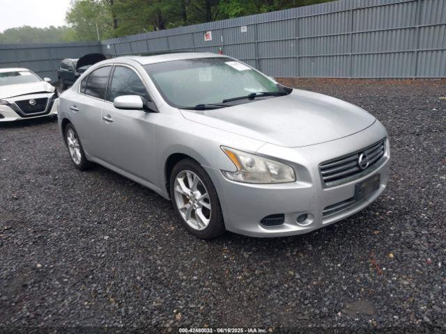  Salvage Nissan Maxima