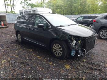  Salvage Chrysler Pacifica