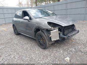  Salvage Porsche Cayenne