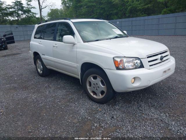  Salvage Toyota Highlander