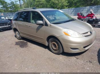  Salvage Toyota Sienna