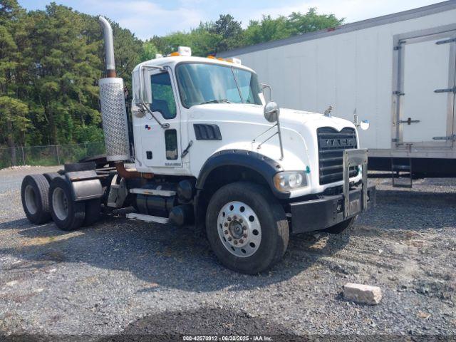  Salvage Mack 700