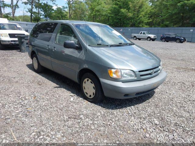  Salvage Toyota Sienna