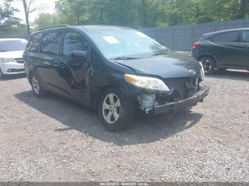  Salvage Toyota Sienna