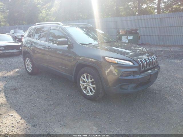 Salvage Jeep Cherokee