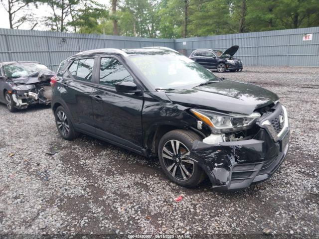  Salvage Nissan Kicks