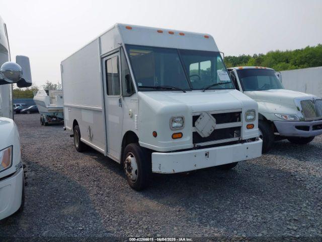  Salvage Freightliner Chassis
