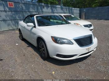  Salvage Chrysler 200