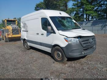  Salvage Mercedes-Benz Sprinter 2500