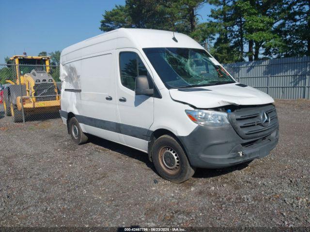  Salvage Mercedes-Benz Sprinter 2500