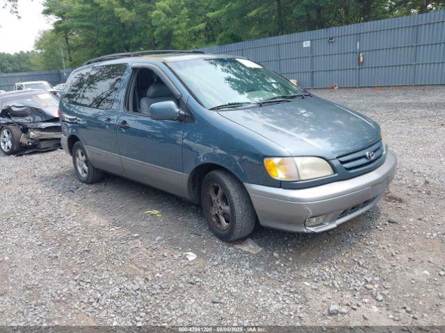  Salvage Toyota Sienna