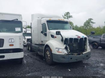  Salvage Peterbilt 579