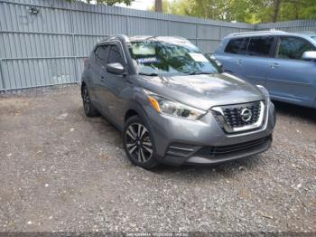  Salvage Nissan Kicks