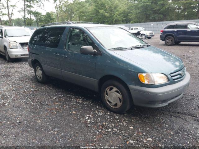  Salvage Toyota Sienna