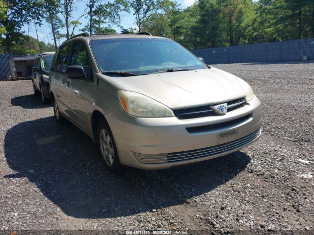  Salvage Toyota Sienna