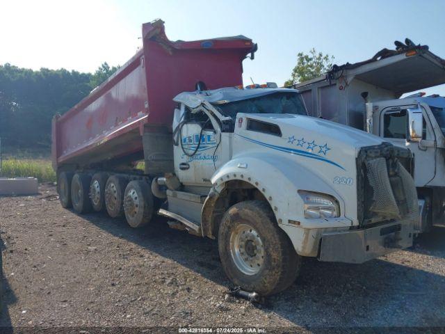  Salvage Kenworth T880