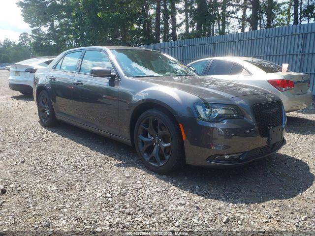  Salvage Chrysler 300