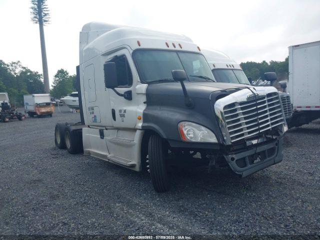  Salvage Freightliner Cascadia 125