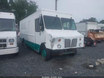  Salvage Freightliner Chassis