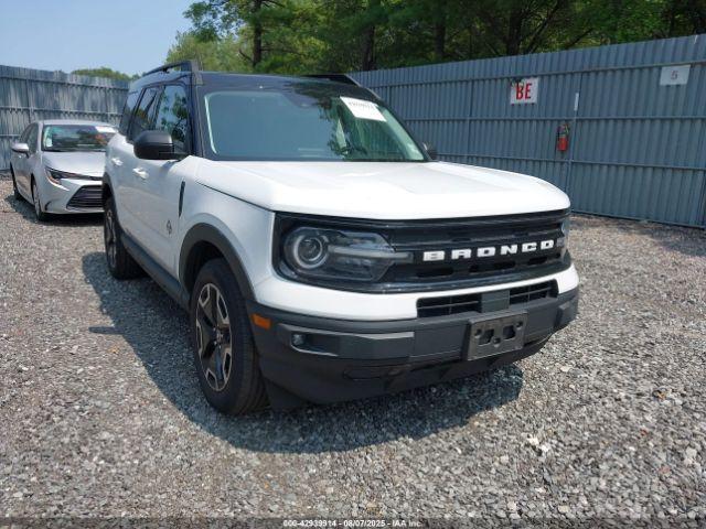  Salvage Ford Bronco