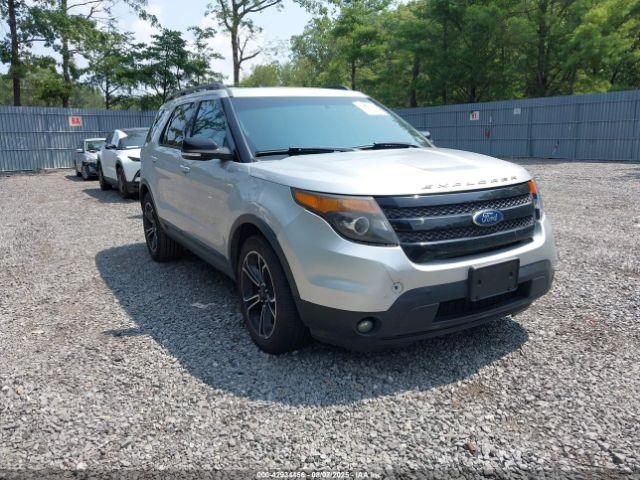  Salvage Ford Explorer
