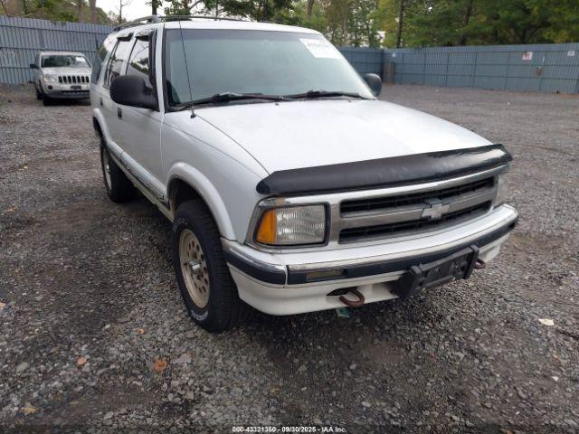  Salvage Chevrolet Blazer